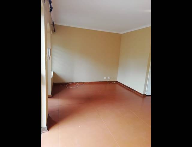 2 BEDROOM DUPLEX RENTED IN ESSENWOOD